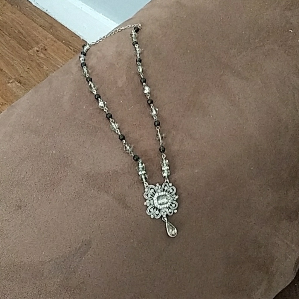 Avon jet and Crystal colored necklace